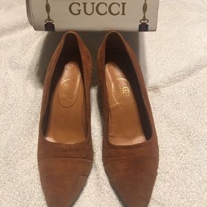 Authentic Beautiful,comfy,timeless cute heels 👌🏻